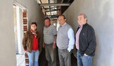 El Intendente observ� obras en Reta