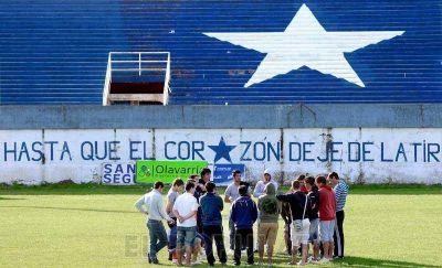 No hubo acuerdo y el cuerpo t�cnico eval�a la renuncia