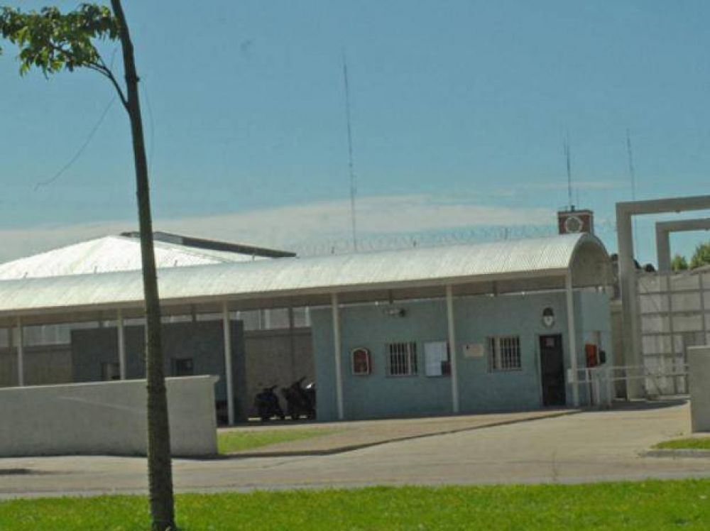Otro preso logr� escaparse por la puerta de la alcaid�a de Jefatura