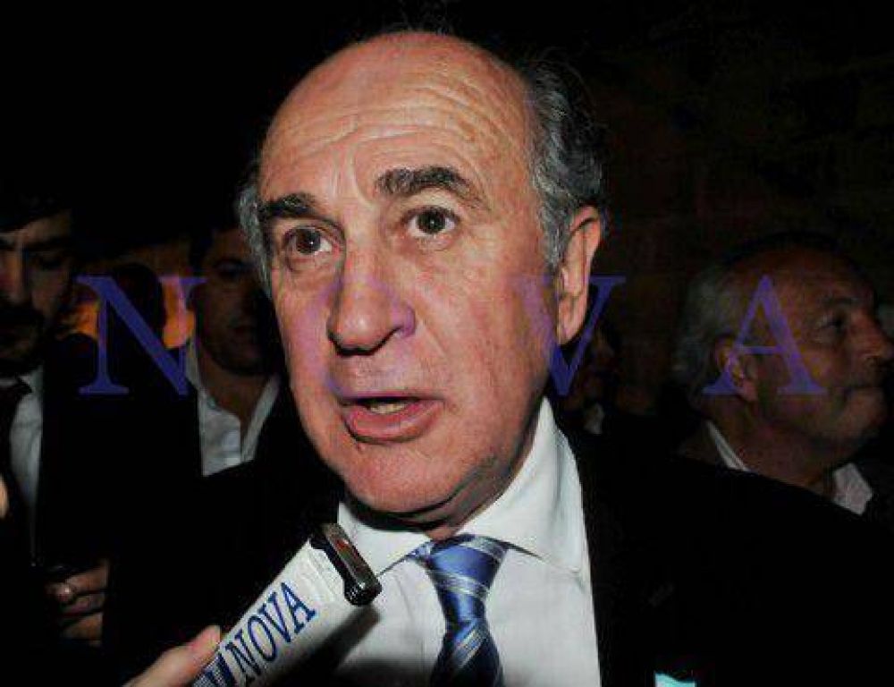 Oscar Parrilli apunt� contra Massa: "Hoy, los que dicen ser renovadores bajan los cuadros de N�stor"