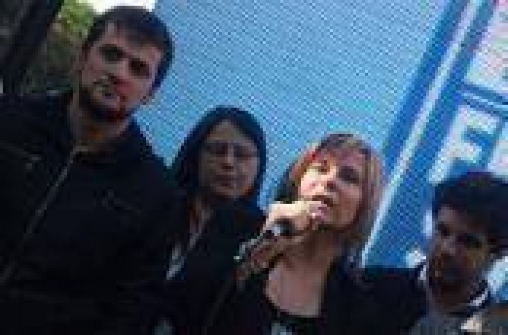 La Plata: Cada voto que obtengamos ser para la Presidenta Cristina y para nuestro querido Nstor, promete Saintout