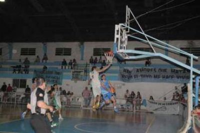 Parque Sur recibe a Pe�arol y Regatas visita a Las Parejas