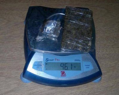 Aprehendieron a dos sujetos con marihuana
