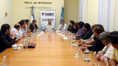 Destinan $1.000 a 27 mil empleados estatales