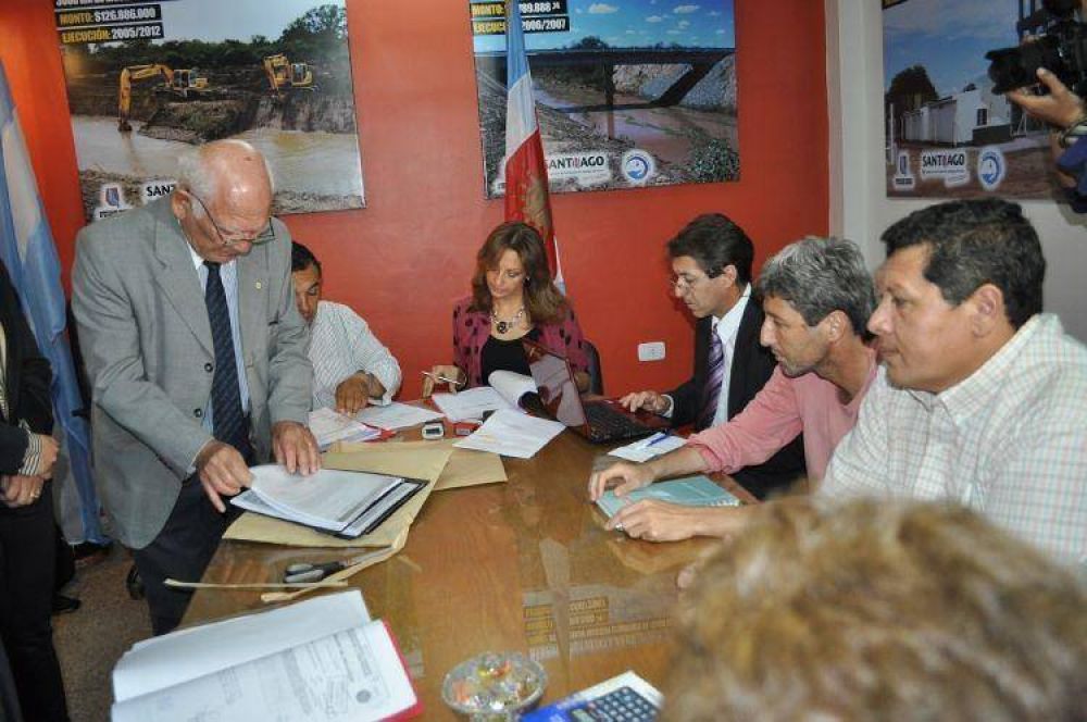 Realizan la apertura de sobres para la construcci�n del Sistema de agua potable