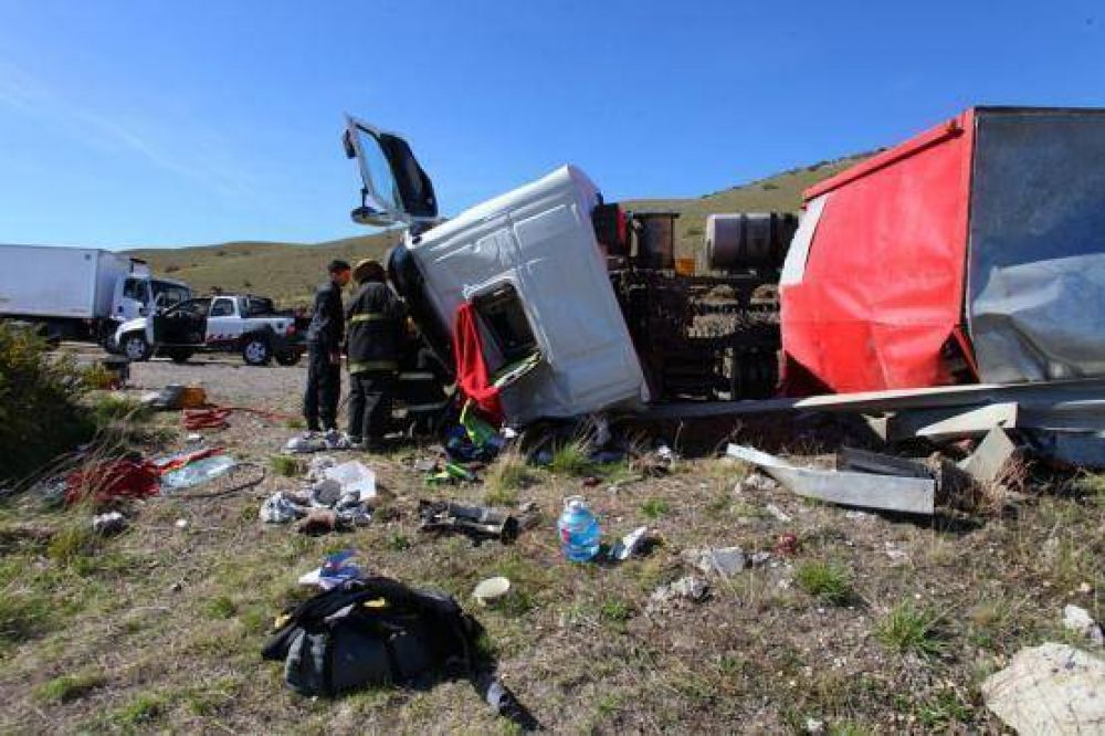 Camionero muere a metros del puente de G�er Aike