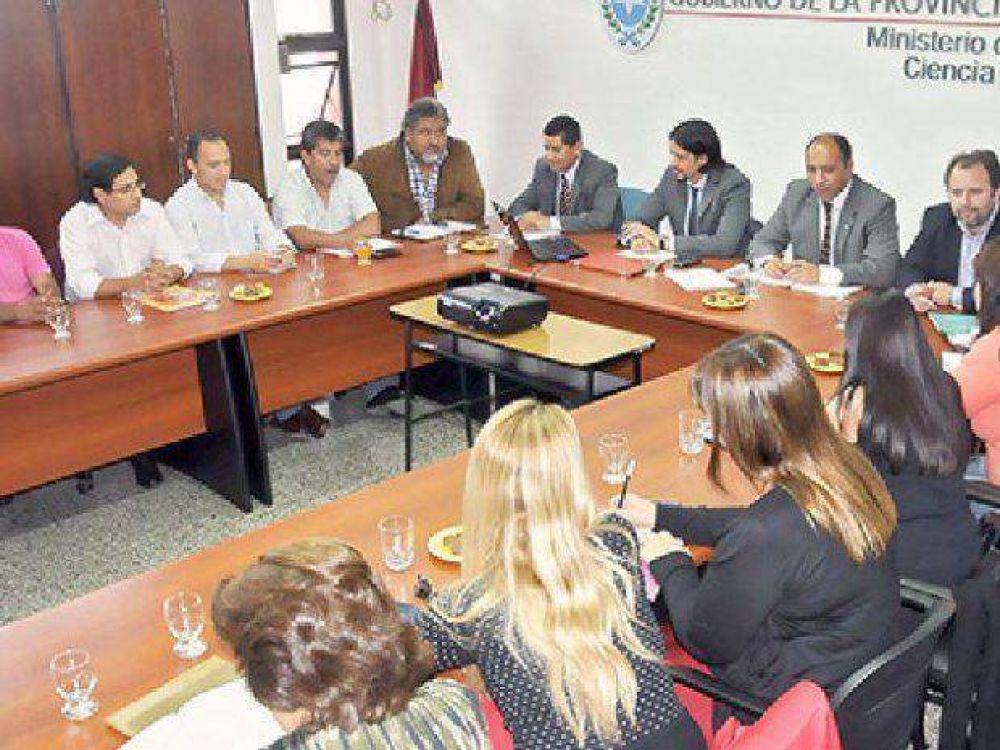 Docentes rechazan el 22% de suba