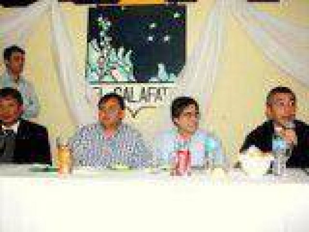M�s de 100 empresarios reunidos con la UTE que construir� las represas sobre el r�o Santa Cruz.