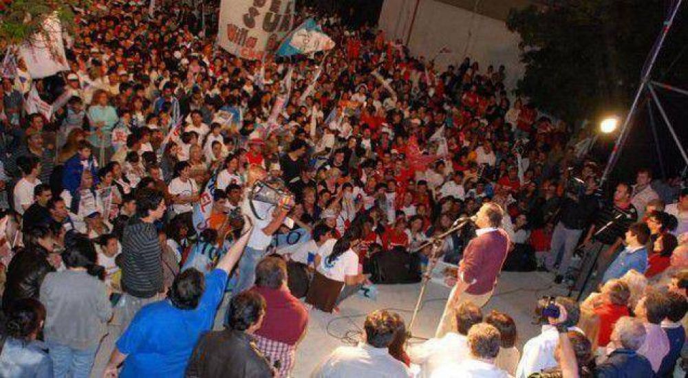 Ms de 35 mil personas en el cierre de campaa de Unin por Chaco