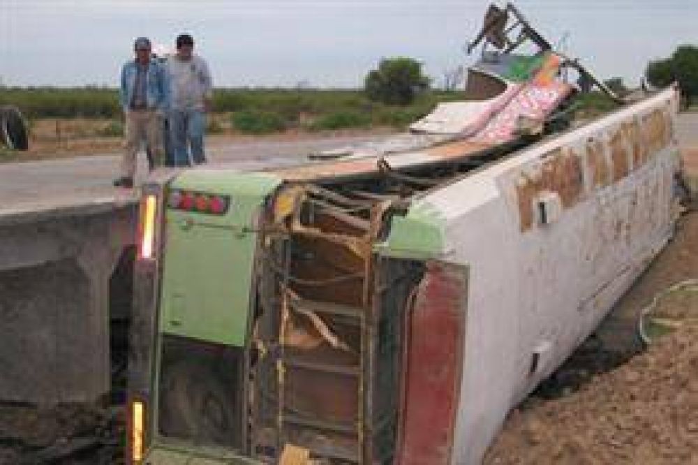 Al menos tres muertos por el choque de un micro con militantes kirchneristas
