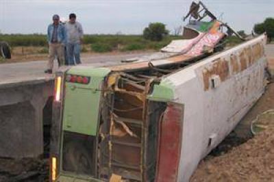 Al menos tres muertos por el choque de un micro con militantes kirchneristas