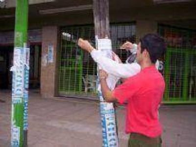 Nueve pegatineros de Salta fueron detenidos en Catamarca por agarrarse a tiros en la calle