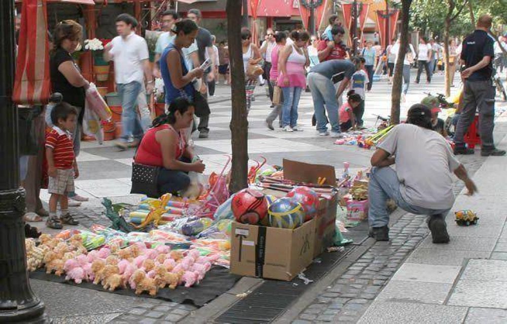 Los vendedores ambulantes piden soluciones