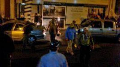 Patota con carteles de Manzur y Jaldo golpe� salvajemente a opositores