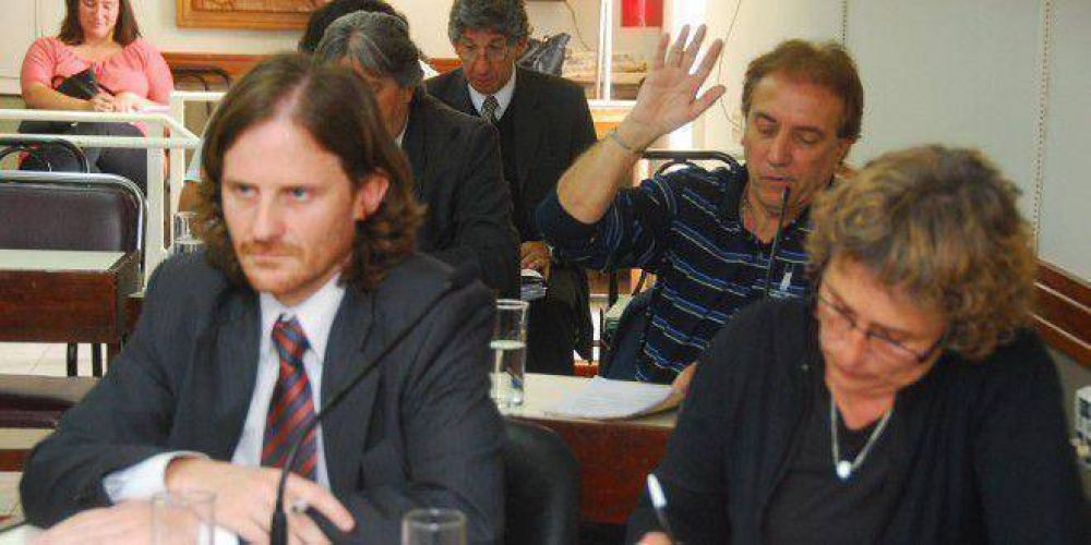 Mientras el oficialismo se muestra cohesionado, la oposici�n se agrieta