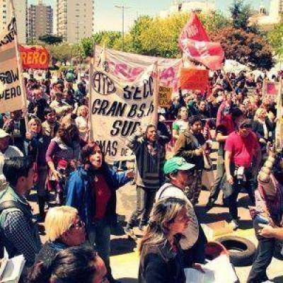 Despidos y precarizaci�n en el distrito de Mart�n Insaurralde