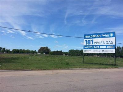 El Intendente firm� el traspaso del terreno para las 181 viviendas del PROCREAR
