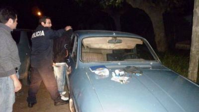 Detienen a un sujeto que vend�a drogas a bordo de un Renault 12