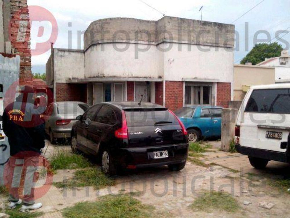 Villa Arguello: Encontraron armas y droga en una casa a cuadras de una comisaria