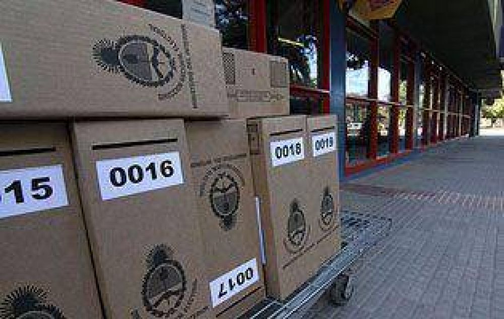 Comenzaron a distribu�r las urnas para las elecciones de ma�ana