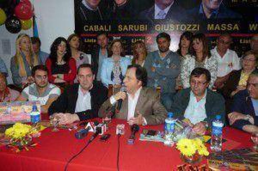 Giustozzi. �Es dif�cil dejar de manejar una orquesta tan rapidamente�