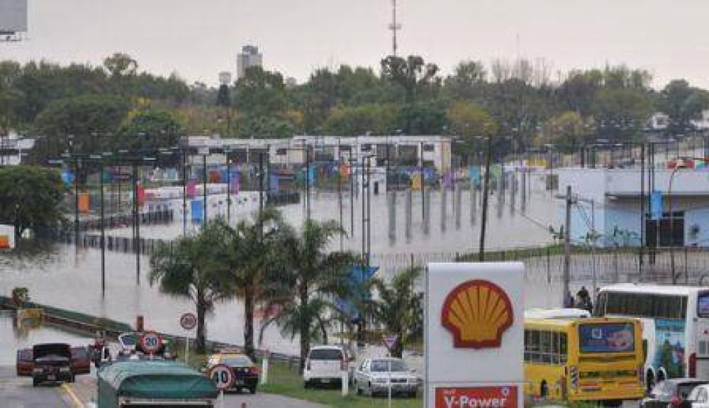 Seg�n un informe, Tecn�polis agrav� las inundaciones en la cuenca del arroyo Medrano 