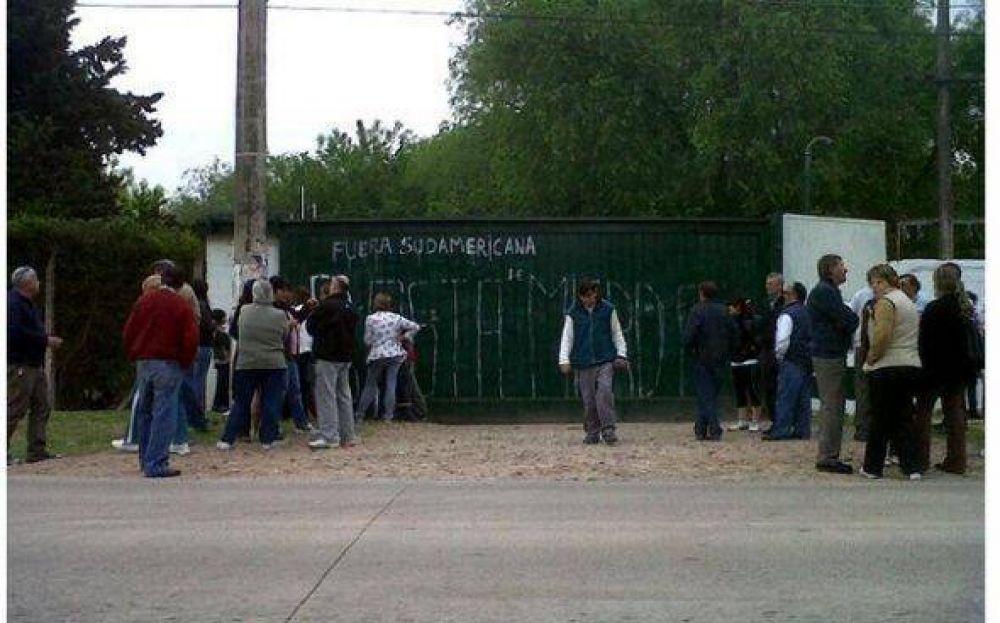 Vecinos reclamaron por el deficiente servicio de Sudamericana de Aguas