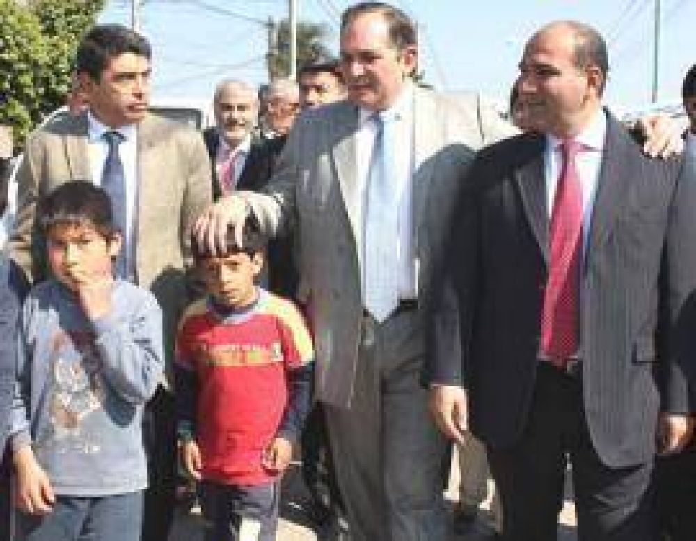 Ex funcionario de Alperovich prendi� el ventilador y denunci� m�ltiples casos de corrupci�n en el gobierno