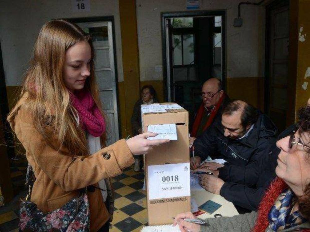 Ya se comenz� a votar en toda Salta para elegir a sus representantes nacionales