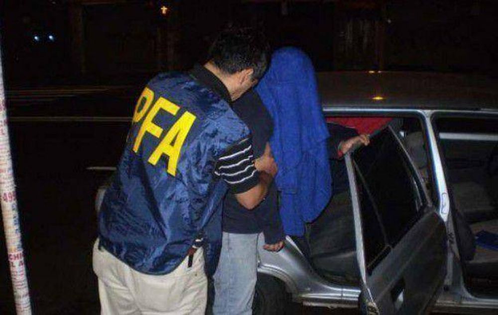 Mat� a su pareja y a su suegra a pu�aladas y se entreg�