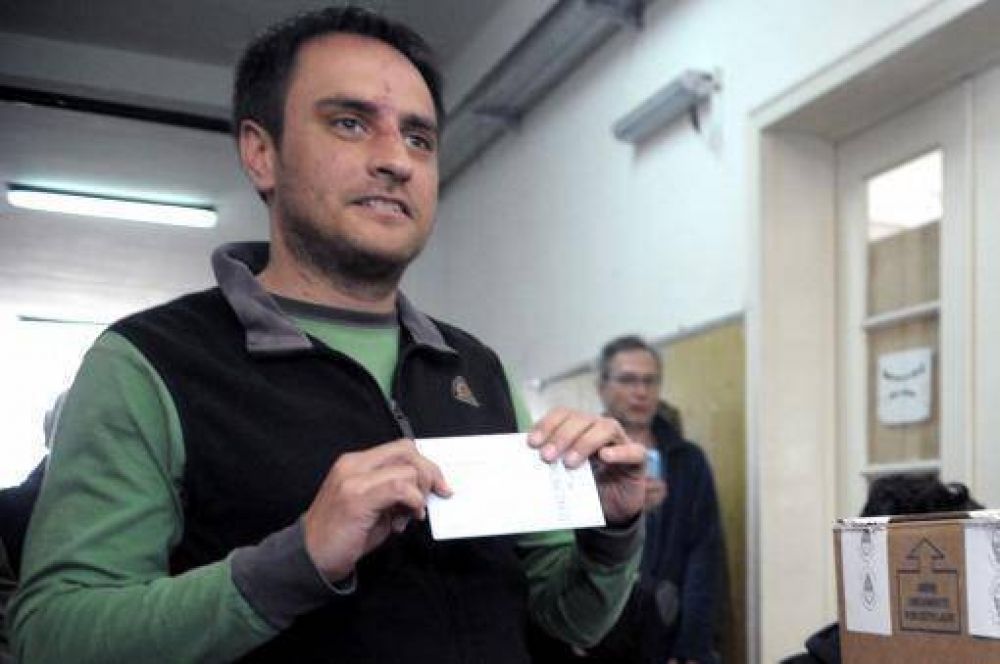 "Es un momento de emoci�n y reflexi�n", sostuvo Cabandi� tras emitir su sufragio