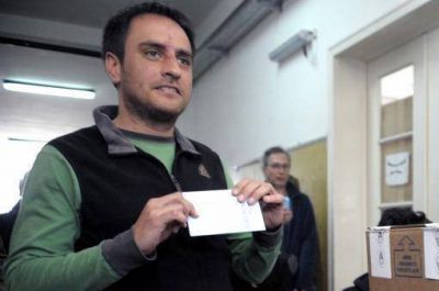 "Es un momento de emoci�n y reflexi�n", sostuvo Cabandi� tras emitir su sufragio
