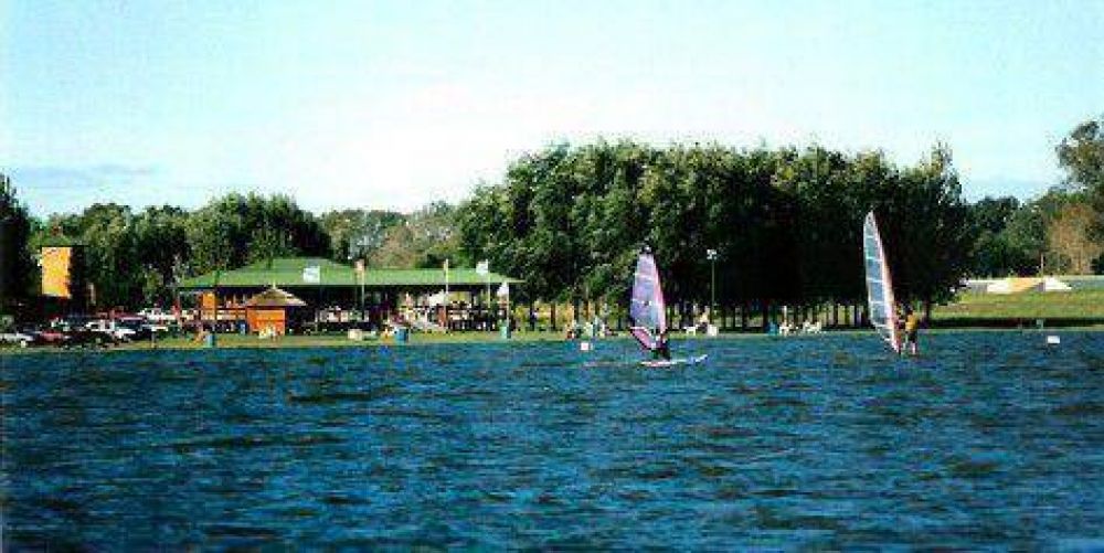 Urbanizaci�n y desarrollo en el Parque Natural Laguna de G�mez