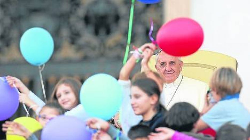 Francisco descarta viajar a Argentina antes de 2016