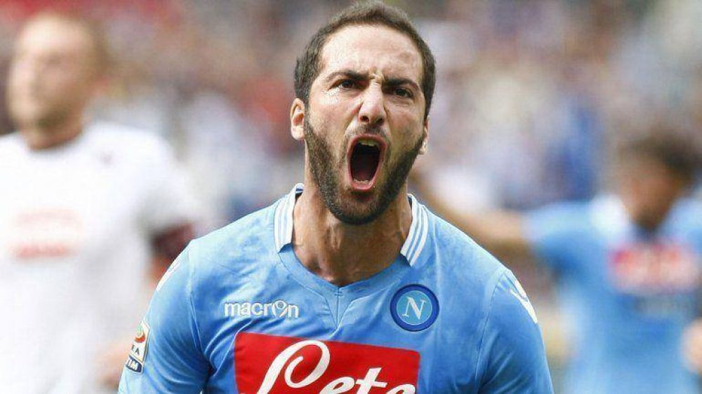 Calcio italiano: con goles de Higua�n, N�poli venci� a Torino