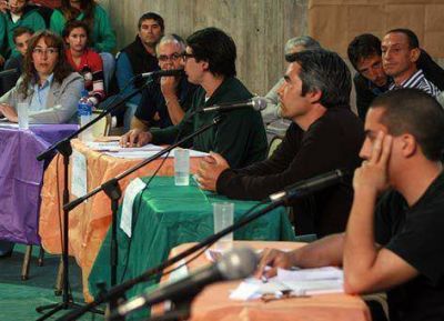 Los candidatos debatieron en la Escuela Estrada
