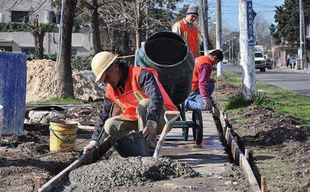 Contin�an las remodelaciones en las plazas de bosques norte y pico de oro