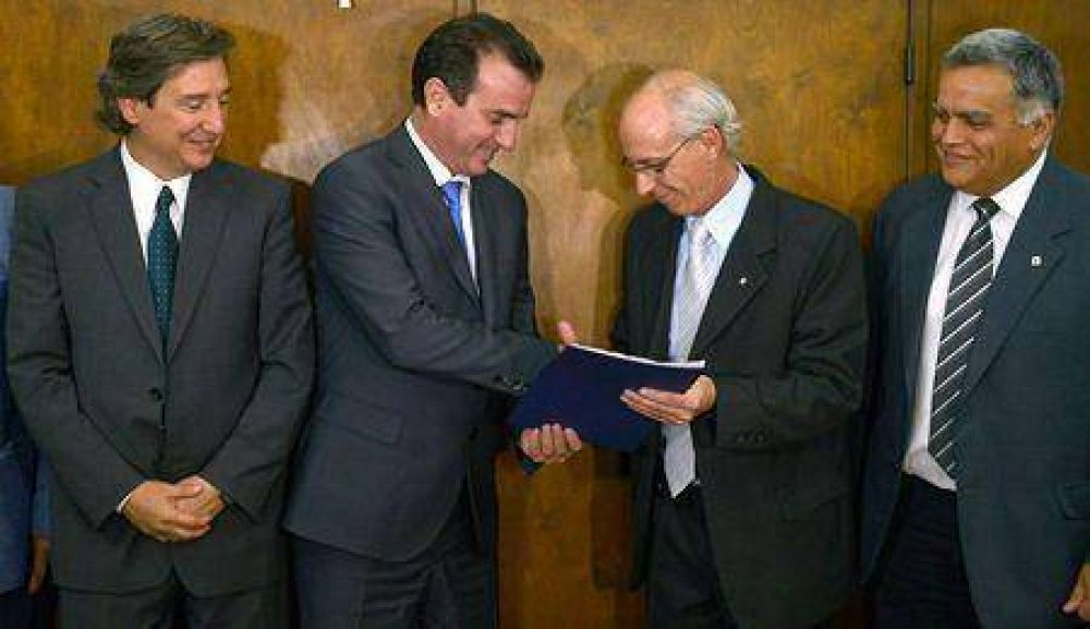 El Gobierno don� m�s de 4 hect�reas a la UTN de San Rafael