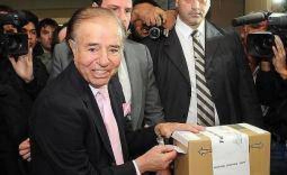 Carlos Menem no particip� de la jornada electoral en La Rioja