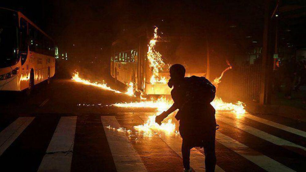 Nuevas protestas en Brasil por la muerte de un joven
