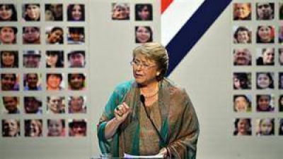 Revel� Bachelet su plan de gobierno y prometi� una nueva Constituci�n