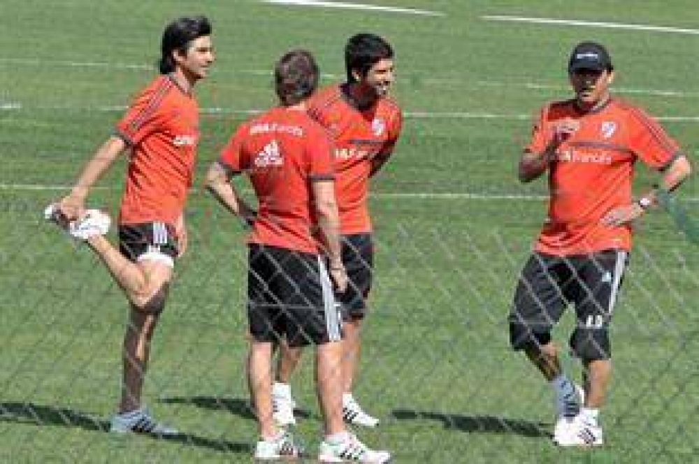 Vamos los pibes: Ram�n D�az apuesta por los j�venes para el cruce contra Lan�s