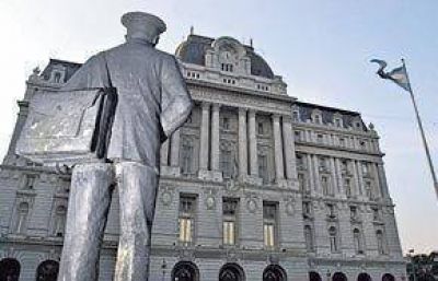 A un a�o del Bicentenario, obras demoradas y pocos acuerdos