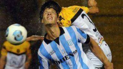 Para Racing se termin� la malaria: venci� 1 a 0 a Olimpo como visitante