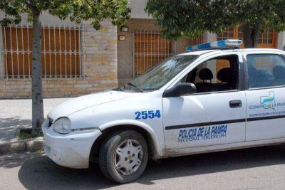 Asaltan y maniatan a una mujer en Santa Rosa