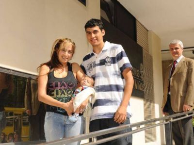 El beb� al que le trasplantaron el h�gado a los 21 d�as fue dado de alta