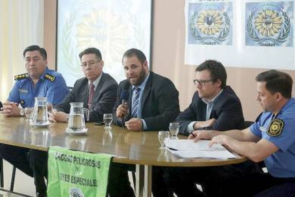 Operativo �Valle Blanco�: la Polic�a detuvo a 24 personas y secuestr� 13 kilos de coca�na