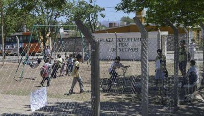 Una plaza origina serio conflicto barrial