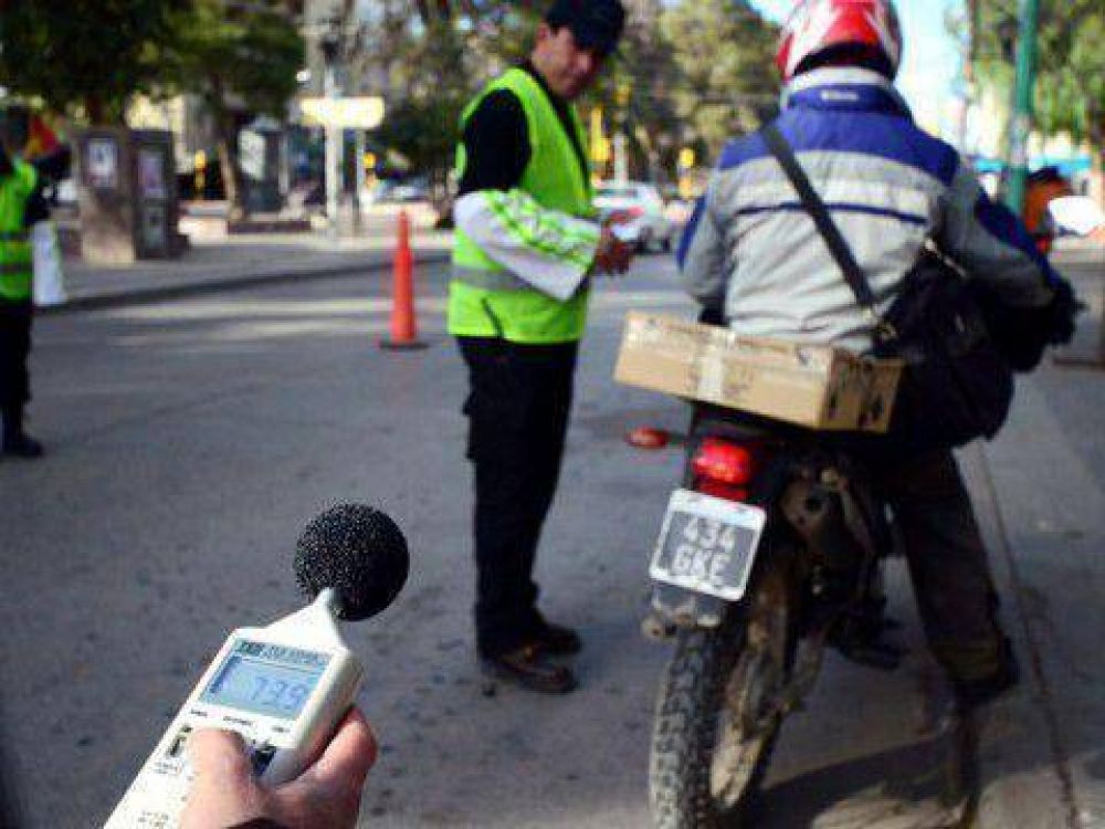Cacer�a de motos ruidosas