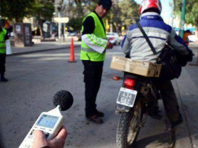 Cacer�a de motos ruidosas